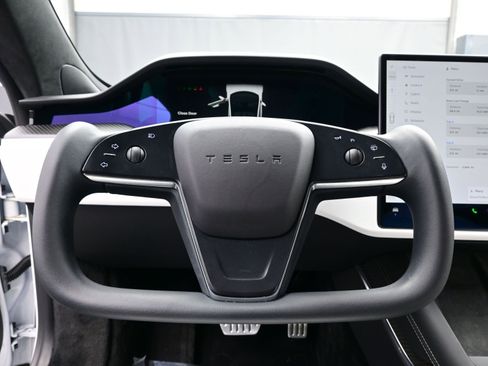 Used 2021 Tesla Model S Plaid image 25