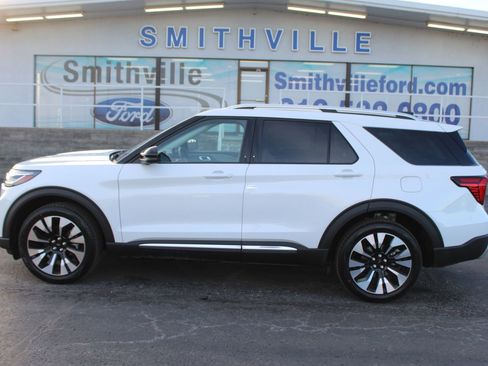 New 2026 Ford Explorer Platinum image 4