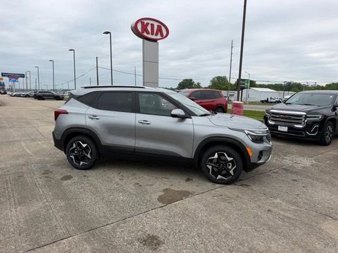 New 2026 Kia Seltos S AWD/4WD image 2