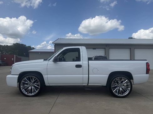 Used 2006 Chevrolet Silverado 1500 LT RWD image 2
