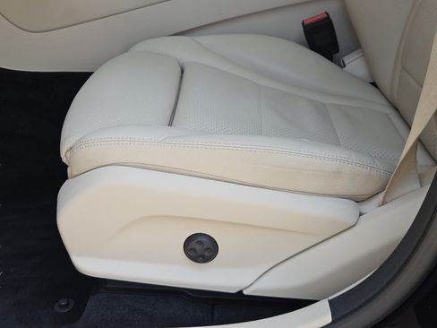 Used 2020 Mercedes-Benz GLC 300 image 20