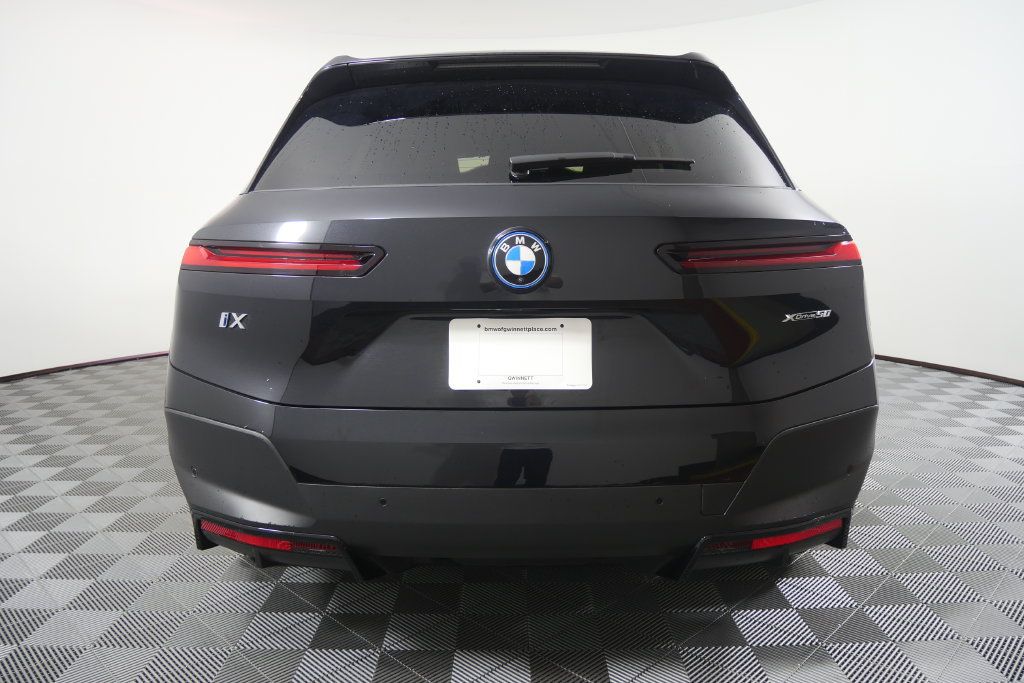Certified 2025 BMW iX xDrive50 AWD/4WD image 5