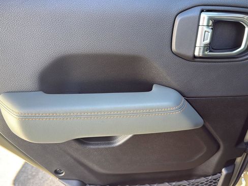 New 2025 Jeep Gladiator Mojave w/ Safety Group image 36