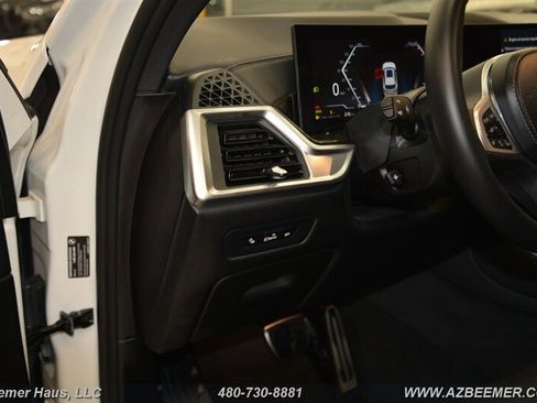 Used 2025 BMW X5 xDrive40i w/ M Sport Package AWD/4WD image 27