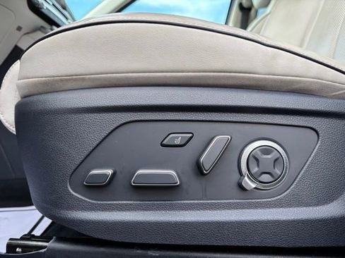 Used 2024 Hyundai Palisade Calligraphy image 12