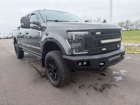 Used 2017 Ford F250 XLT w/ XLT Premium Package image 1