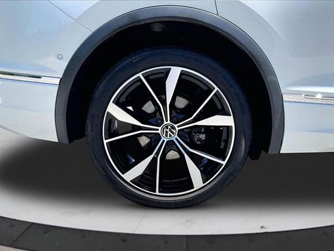 Used 2023 Volkswagen Tiguan SEL R-Line AWD/4WD image 36