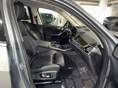 Used 2024 BMW X7 xDrive40i image 10