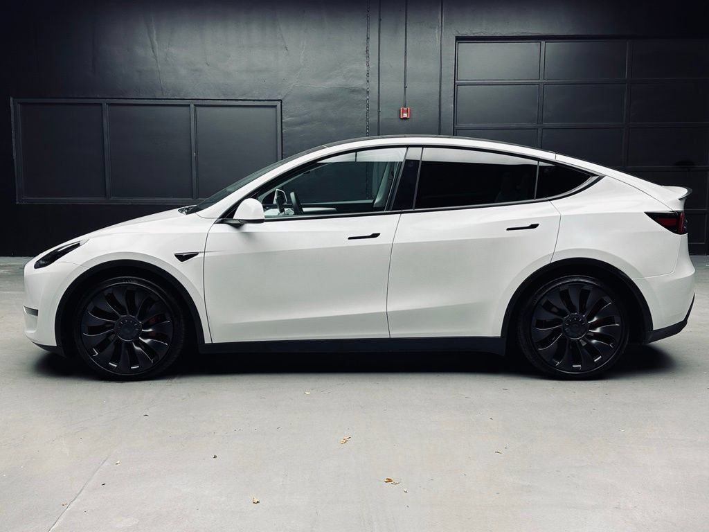Used 2023 Tesla Model Y Performance AWD/4WD image 4
