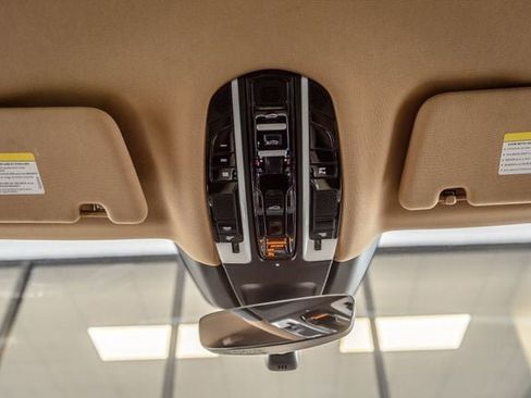 Used 2018 Porsche Panamera 4 image 35