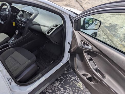 Used 2017 Ford Focus SEL FWD image 13