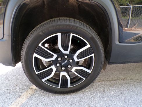 Used 2021 GMC Acadia SLT w/ Elevation Edition AWD/4WD image 22