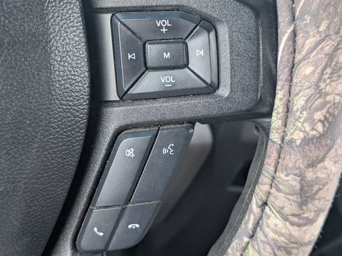Used 2017 Ford F250 XL w/ Power Equipment Group AWD/4WD image 13