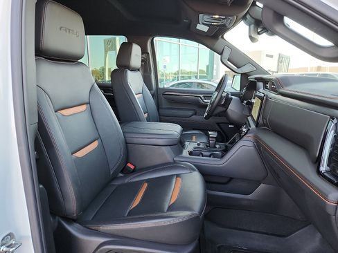 Used 2025 GMC Sierra 1500 AT4 image 15