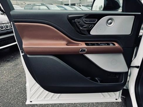 New 2026 Lincoln Aviator Reserve image 12