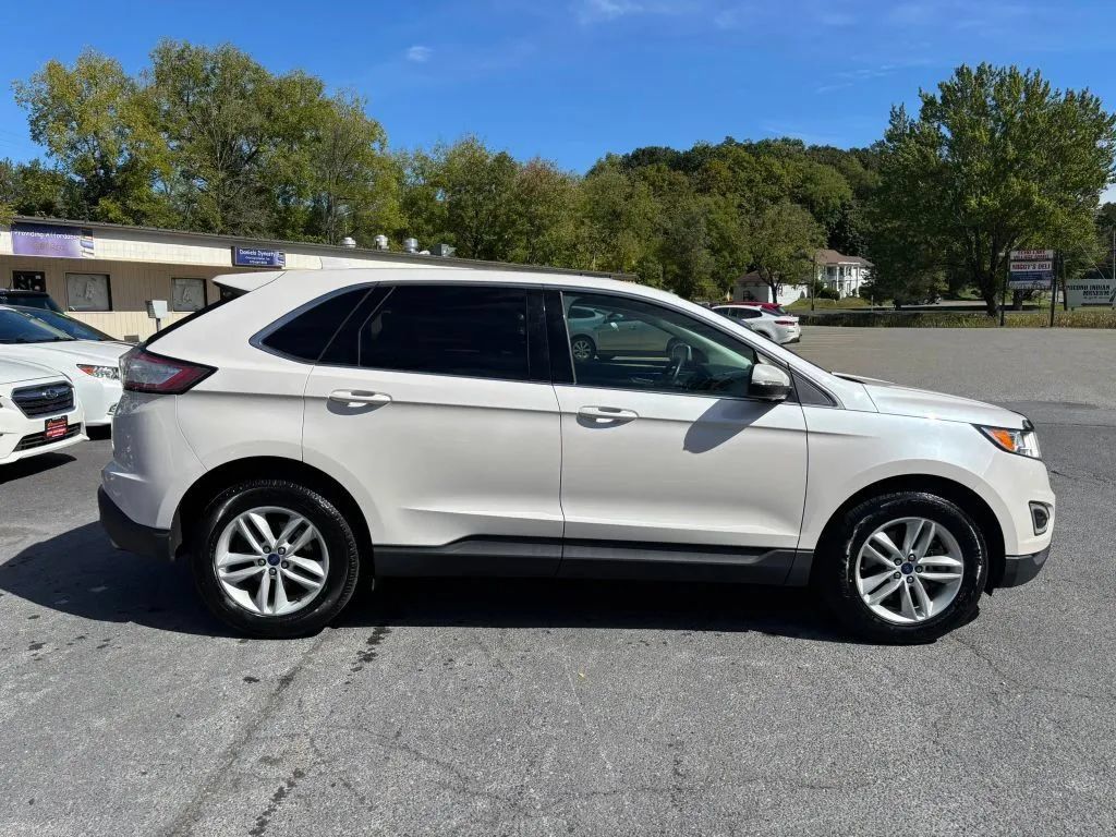 Used 2017 Ford Edge SEL w/ Equipment Group 201A AWD/4WD image 9