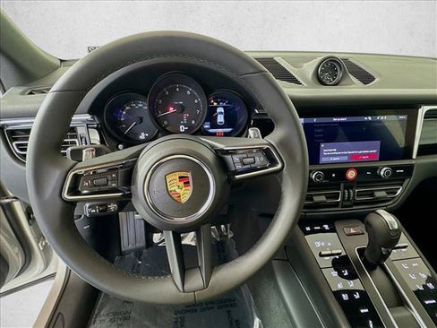 Certified 2025 Porsche Macan AWD/4WD image 14