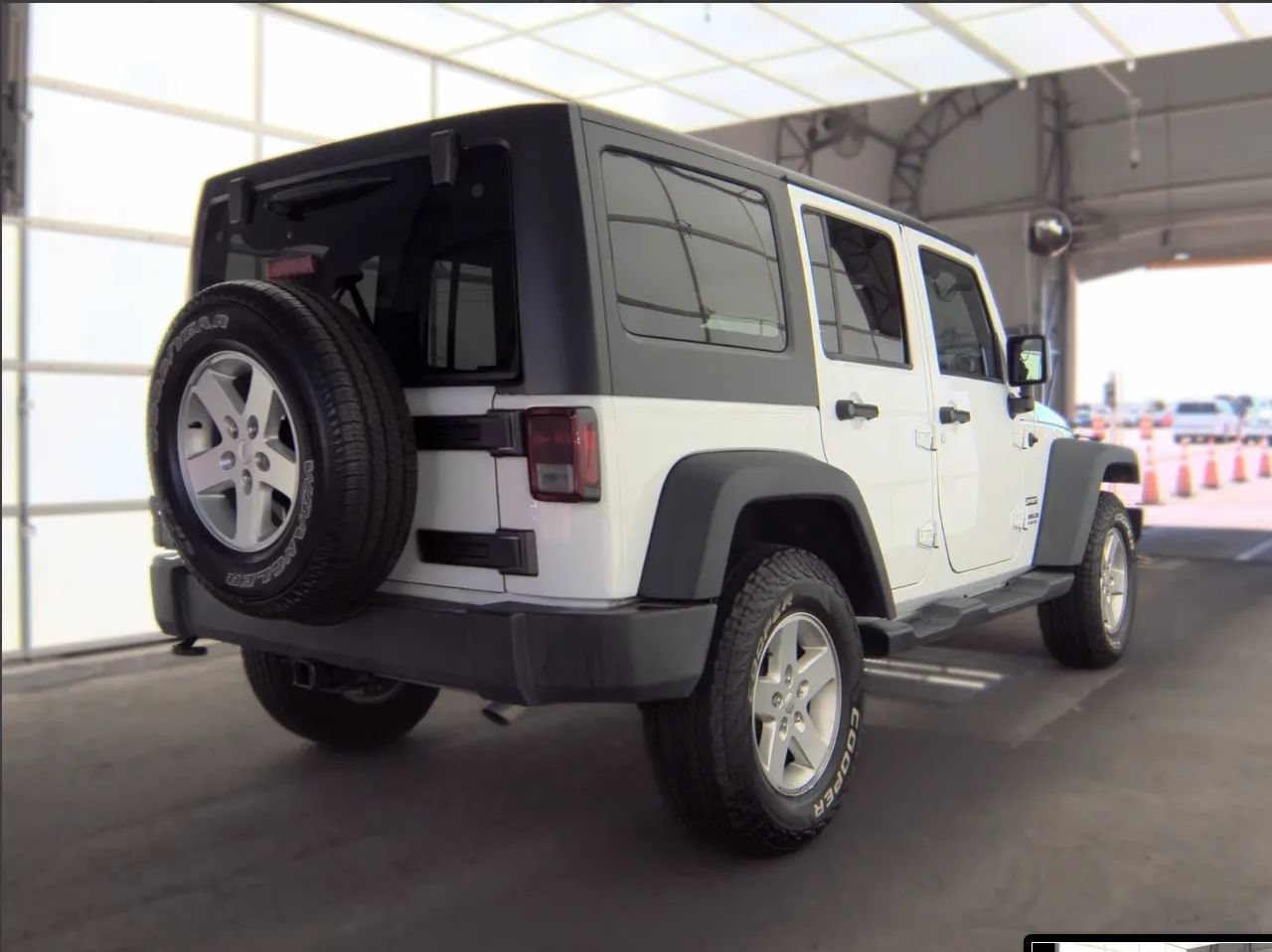 Used 2017 Jeep Wrangler Unlimited Sport w/ Quick Order Package 24S AWD/4WD image 2