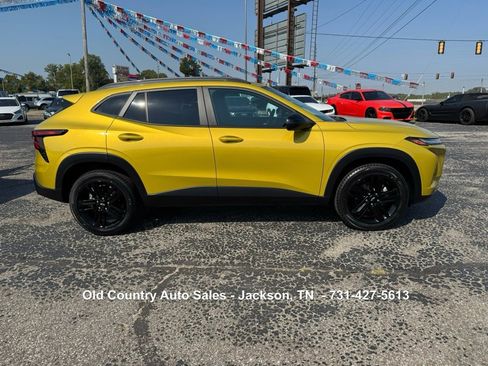 Used 2024 Chevrolet Trax ACTIV w/ Sunroof Package image 5