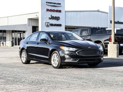 Used 2020 Ford Fusion SE FWD image 6
