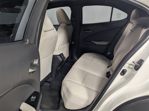 Used 2022 Lexus UX 200 image 24