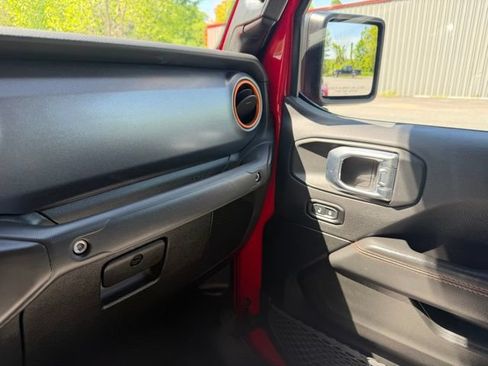 Used 2022 Jeep Gladiator Mojave w/ Dual Top Group AWD/4WD image 23