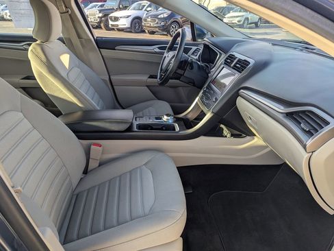 Used 2019 Ford Fusion SE image 33