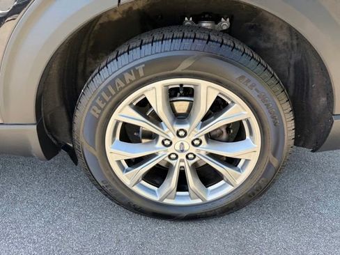 Used 2022 Ford Explorer XLT w/ Equipment Group 202A AWD/4WD image 40