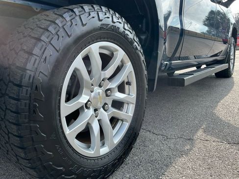 Used 2021 Chevrolet Silverado 1500 LT AWD/4WD image 10