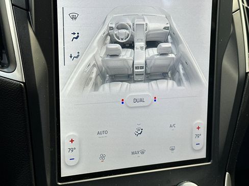 Used 2023 Ford Edge SE image 20