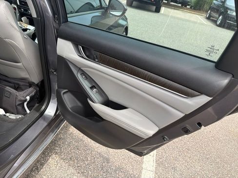 Used 2020 Honda Accord Touring image 36