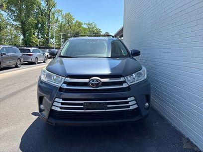 Used 2017 Toyota Highlander Plus w/ Carpet Mat Package