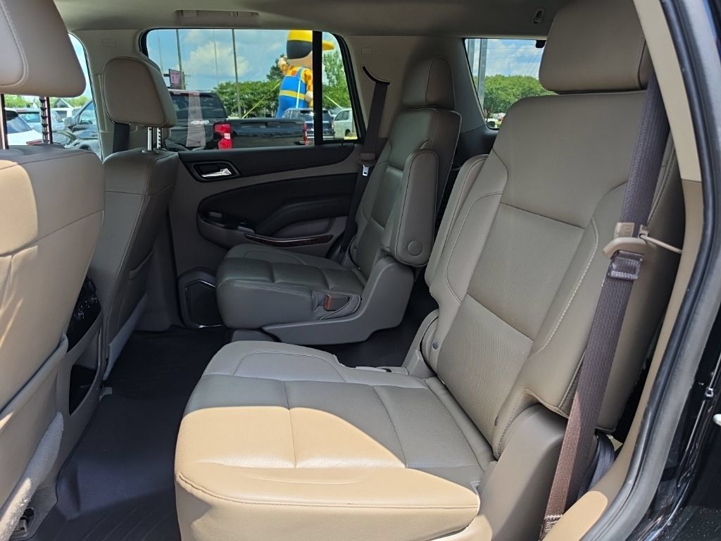 Used 2020 Chevrolet Tahoe Premier w/ RST 6.2L Performance Edition AWD/4WD image 5