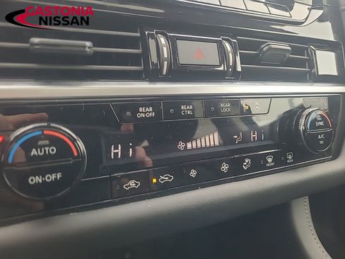 Used 2024 Nissan Pathfinder SL w/ SL Premium Package image 40