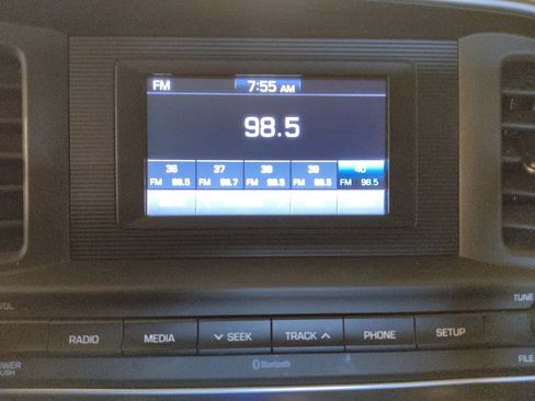 Used 2020 Hyundai Elantra SE w/ Cargo Package (C1) image 25