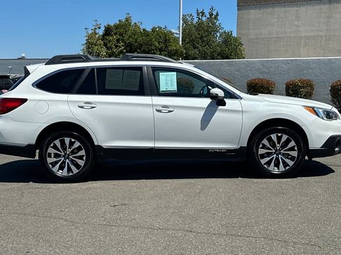 Used 2015 Subaru Outback 2.5i Limited AWD/4WD image 6