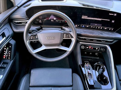 Used 2025 Audi Q5 Premium Plus w/ Premium Plus image 5