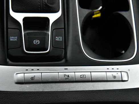 Used 2024 Kia Carnival LX image 26