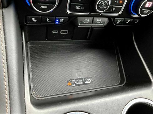 Used 2023 Chevrolet Suburban High Country w/ Premium Package 2 image 33