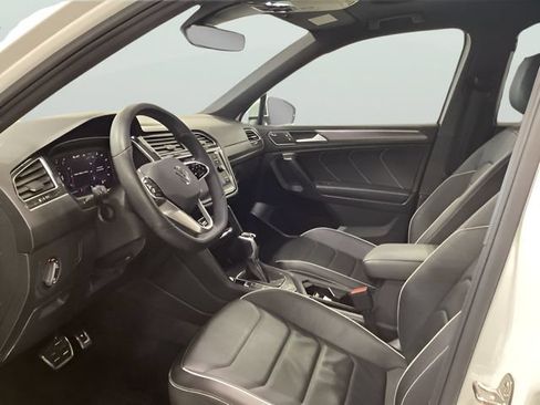 Certified 2024 Volkswagen Tiguan SEL R-Line AWD/4WD image 11