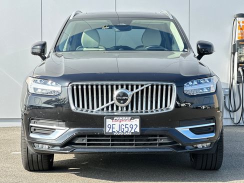 Used 2023 Volvo XC90 B6 Ultimate w/ Lounge Package image 8