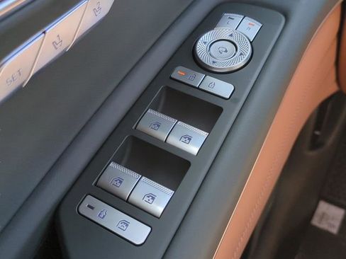 Used 2026 Genesis GV80 2.5T Advanced image 23