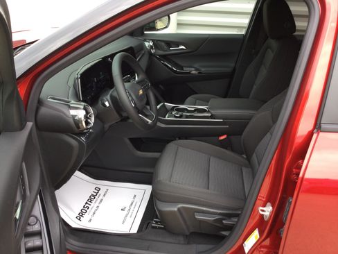 New 2026 Chevrolet Equinox LT w/ LPO, Floor Liner Package image 7