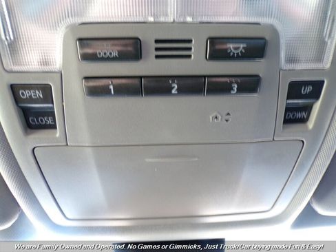 Used 2018 Toyota Highlander Limited FWD image 42