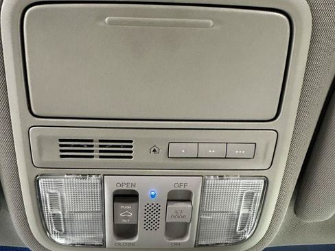 Used 2013 Honda Odyssey Touring image 21
