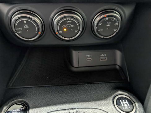 Used 2024 Nissan Z Performance w/ Floor Mat Package image 25