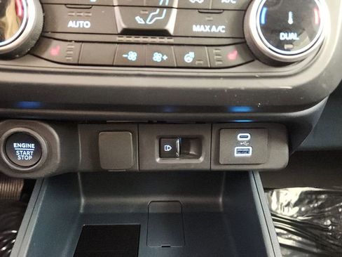 Used 2024 Ford Maverick Lariat w/ Black Appearance Package image 16