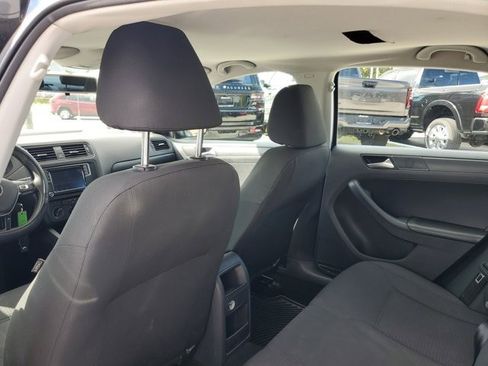 Used 2016 Volkswagen Jetta S image 16