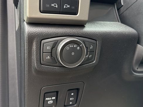 Used 2020 Ford F150 Lariat w/ Equipment Group 502A Luxury image 13