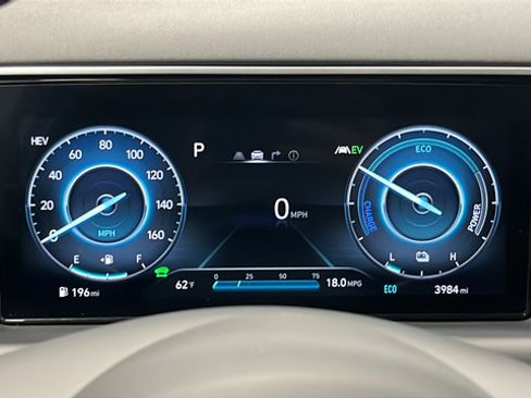 Used 2024 Hyundai Tucson Limited AWD/4WD image 17